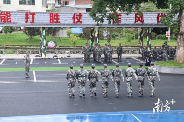 党员干部学习国防教育专题实训课程。  受访者供图