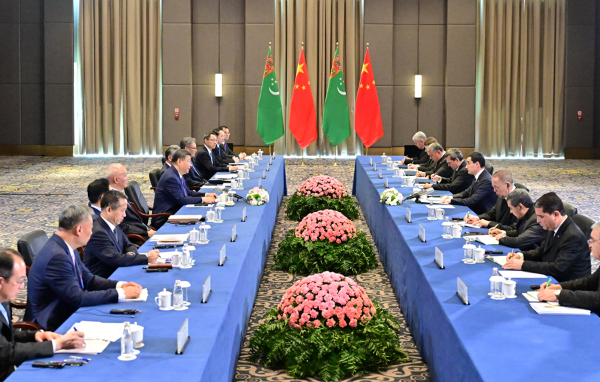 习近平会见土库曼斯坦总统别尔德穆哈梅多夫2.jpg