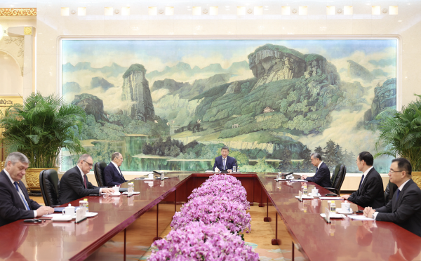 2习近平会见俄罗斯外长拉夫罗夫.jpeg