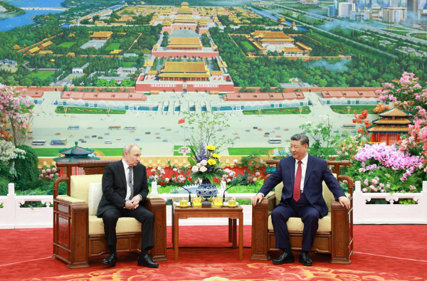 习近平同俄罗斯总统普京茶叙.jpg